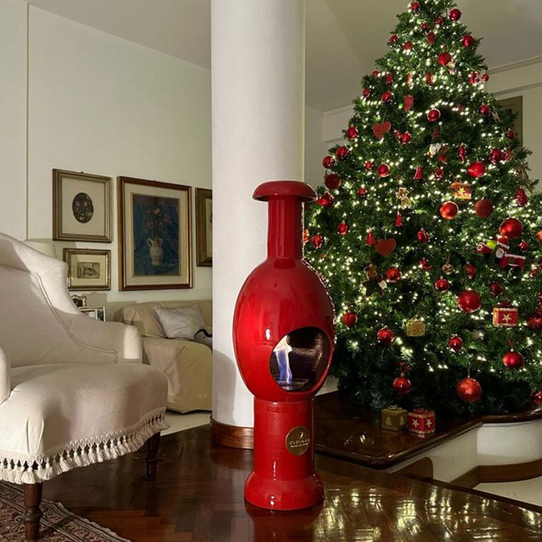 Caminetto a bioetanolo da pavimento modello EGG Eco Fireplaces in ceramica e acciaio inox red Trona Greenterest