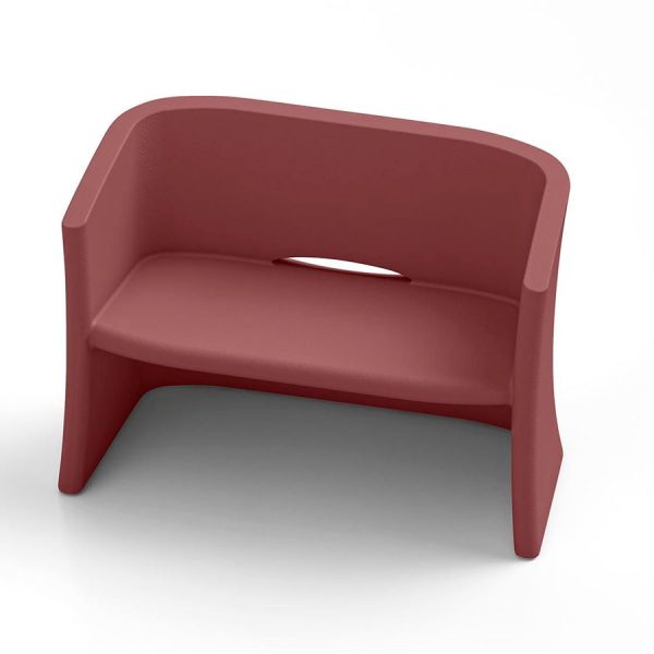 Divano Breeze, color granata, in polietilene, realizzato da Lyxo