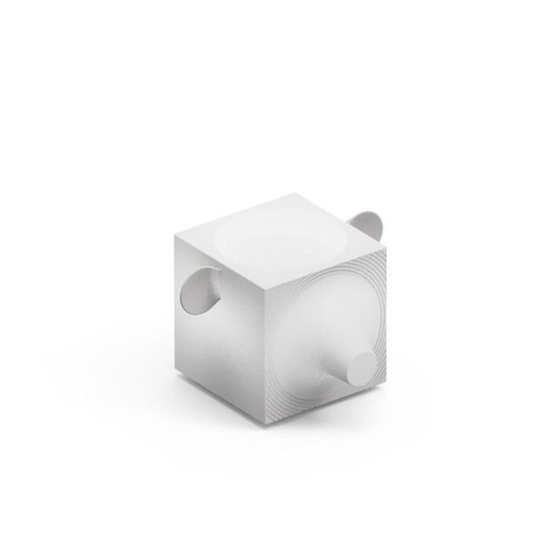 Portaoggetti o portavaso luminoso. Capo oggetto di design in polietilene realizzato da Lyxo simile a un orso.