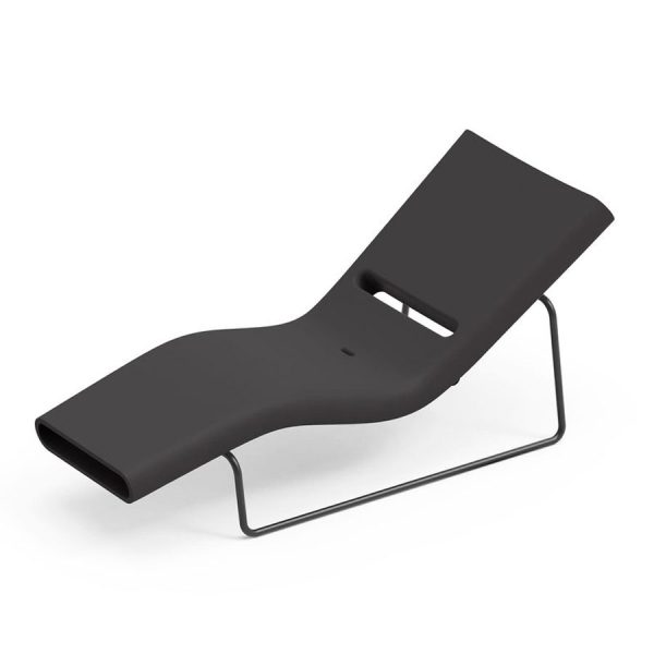 Lettino prendisole per uso in acqua Esse, telaio nero, color onice, in polietilene, realizzato da Lyxo Greenterest