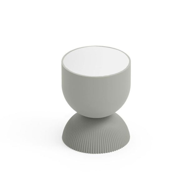 Tavolino da esterno Illo, color argento, top bianco, in polietilene, realizzato da Lyxo Greenterest